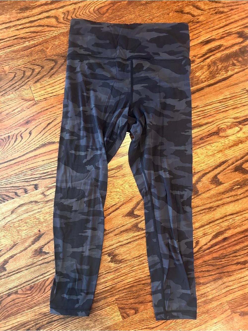 Athleta Elation 7/8 Camo Tight Leggings Women’s Size Medium *FLAW*